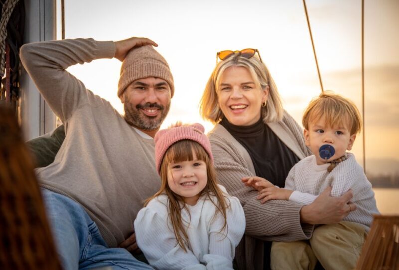 Barcelona : 2 hours Sailing tour with snacks and drinks - Key Points