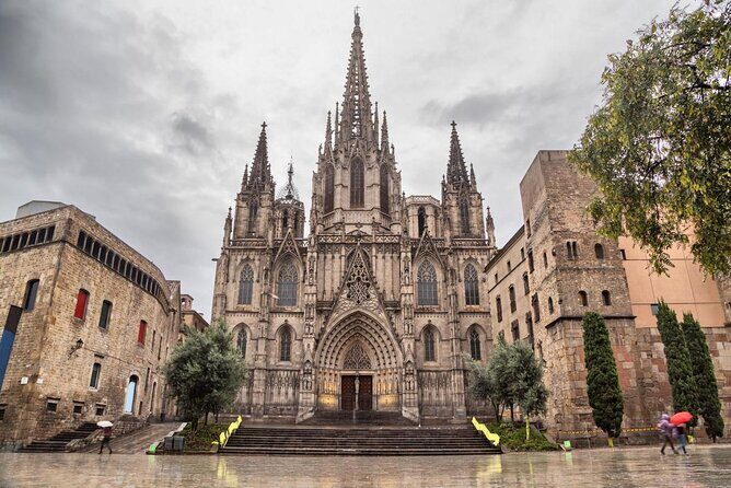 Barcelona 3-hour Bike Tour: Highlights and Hidden Gems - Key Points
