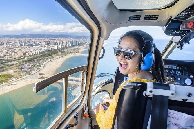 Barcelona 360 Tour: Flying, Sailing & Walking Guided Small Group - Detailed Itinerary Breakdown