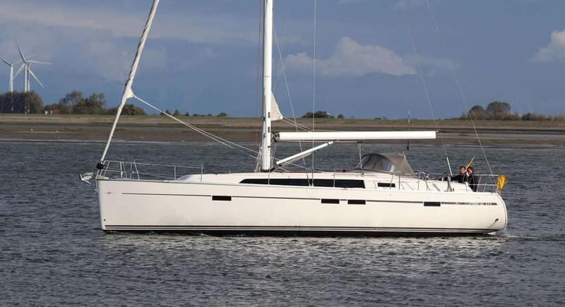 Barcelona: 4-hour sailing cruise in the morning or afternoon. - Final Thoughts: Who Should Consider This Tour?