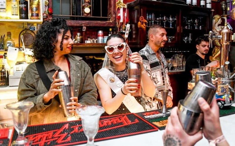 Barcelona Alternative Street Art, Graffiti & Tapas Tour - The Guide and the Experience