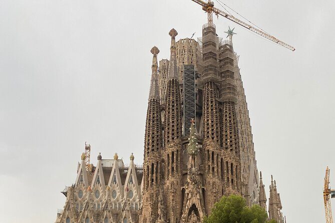 Barcelona: Bar Crawl at Gaixample - An In-Depth Look at the Gaixample Bar Crawl Experience