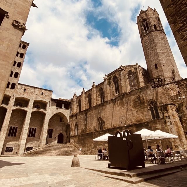 Barcelona: Barri Gotic Small Group Walking Tour - Why This Tour Is a Great Choice