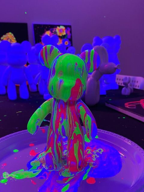 Barcelona: Bear-brick Fluorescent Painting | Wine and Art - FAQ