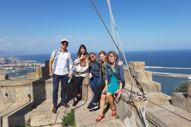 Barcelona Best Views: Old Town and Montjuic Castle Private Tour - Key Points