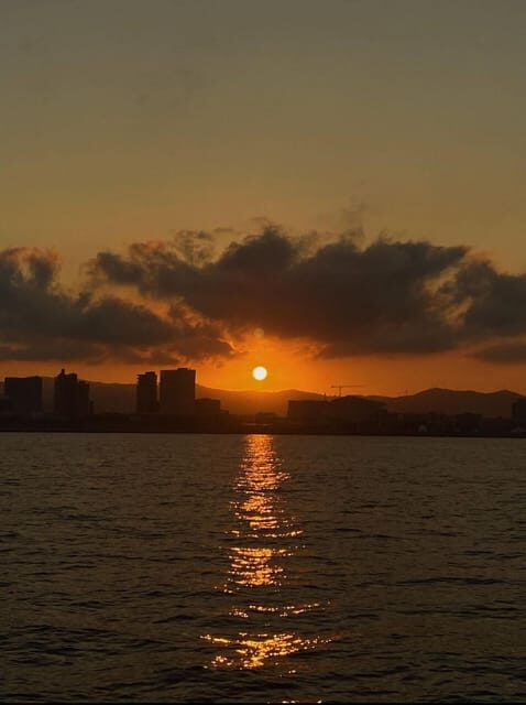 Barcelona: Boat Trip with Champagne - The Sum Up