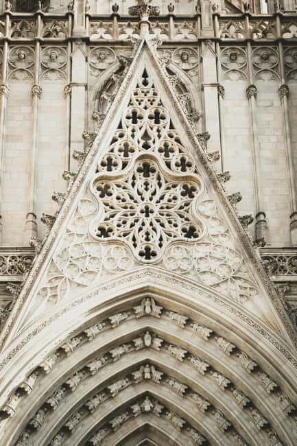 Barcelona: Cathedral of Barcelona Saint Eulalia Guided Tour - The Heart of the Tour: A Step-by-Step Breakdown