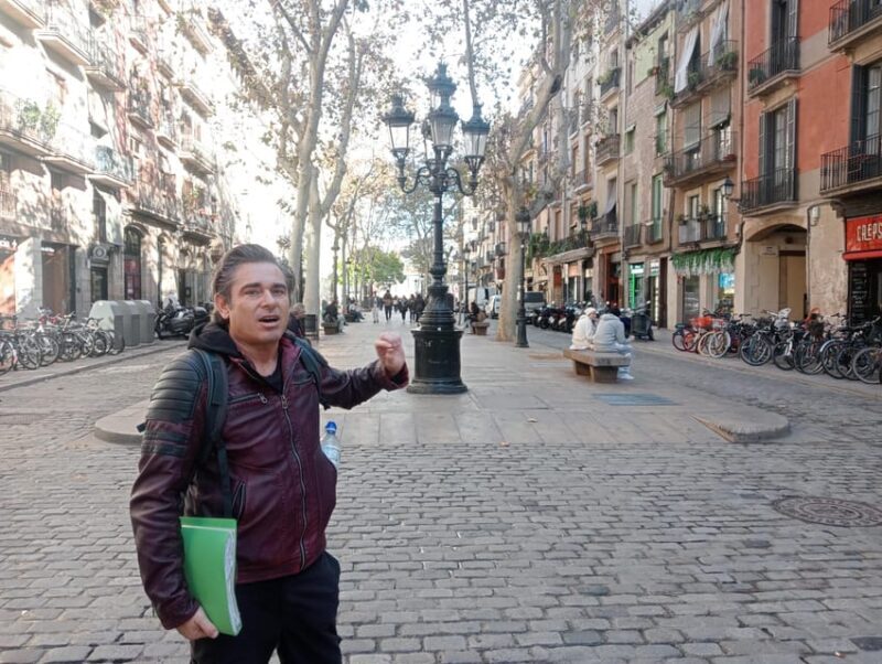 Barcelona: Curious Legends and Traditions of Old Town Tour - A Well-Curated Itinerary