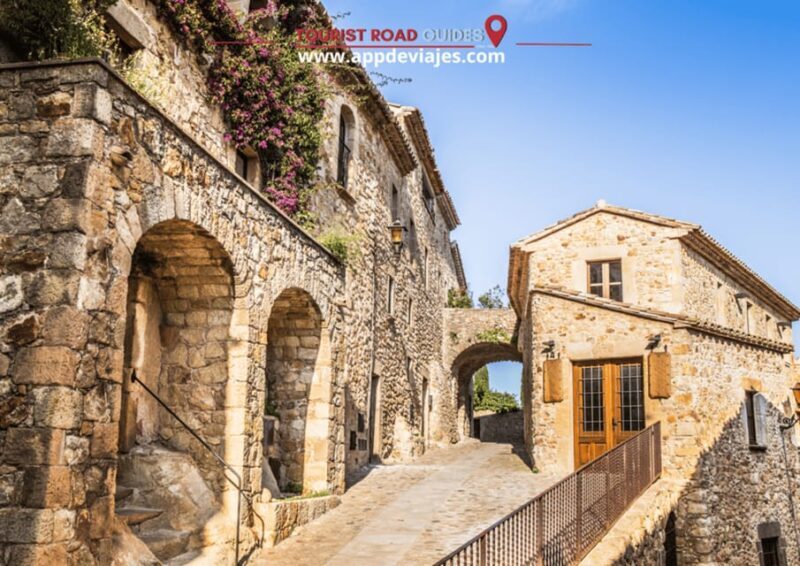 Barcelona: Dalí, Portlligat House-Museum & Cadaqués - An Authentic Day Trip Through Catalonia’s Artistic and Coastal Treasures