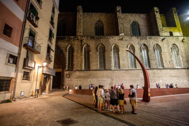 Barcelona: Dark History Night Walking Tour - A Deep Dive into the Dark Side of Barcelona