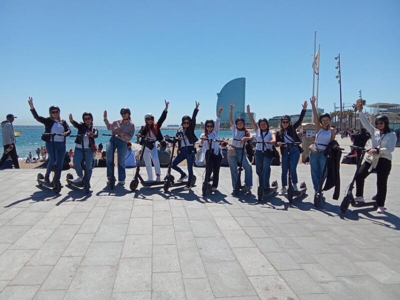 Barcelona: e-scooter and Bike tour - Key Points