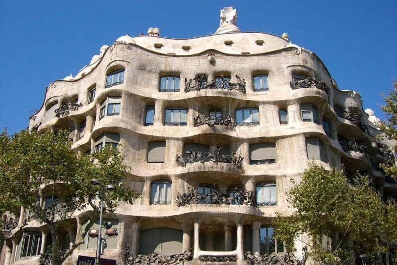 Barcelona: Electric scooter tour Gaudi and Gothic route - Discover Barcelona’s Best in a Fun, Fast Ride: Electric Scooter Tour of Gaudi and Gothic Quarter
