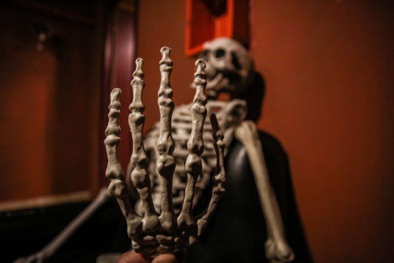 Barcelona: Escape Room Experience and Sailing Cruise - Barcelona: Escape Room Experience and Sailing Cruise