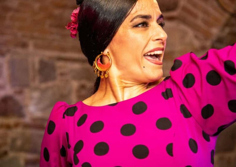 Barcelona: Espectáculo de FLAMENCO íntimo en Las Brujas Club - Who Is This Experience Best For?