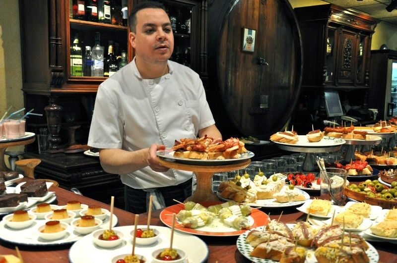 Barcelona: Evening Food and Wine Tasting Tour - Frequently Asked Questions