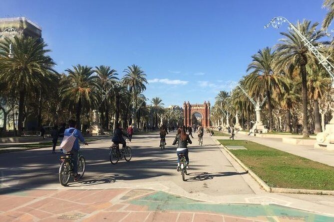 Barcelona Evening Small Group Bike Tour with Cava | with Private Option - An In-Depth Look at the Barcelona Evening Bike Tour