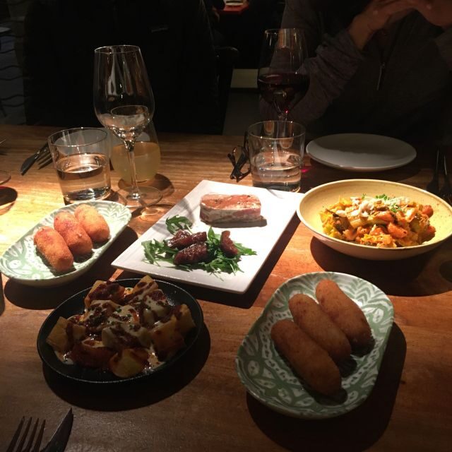 Barcelona: Evening Tapas Tour in the Gothic Quarter - Exploring the Experience: A Detailed Look