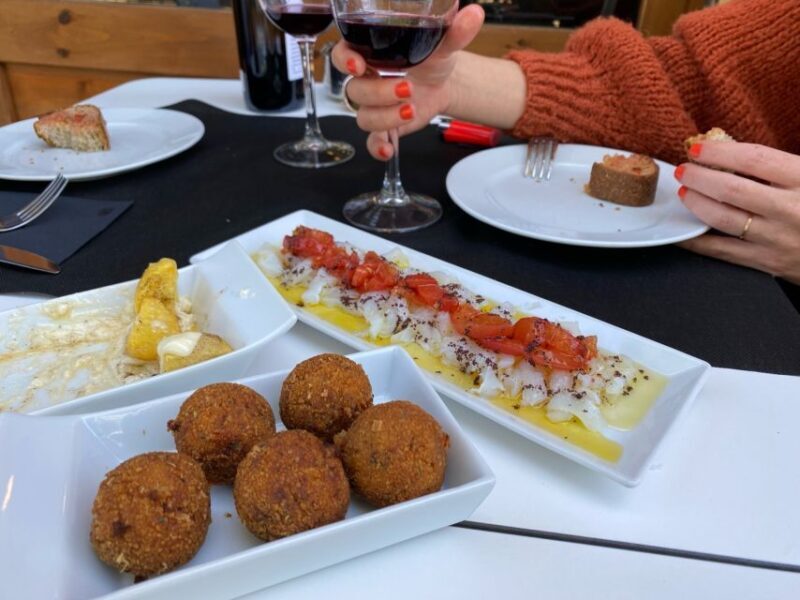 Barcelona: Evening Tapas Tour in the Poble-Sec neighbourhood - Key Points