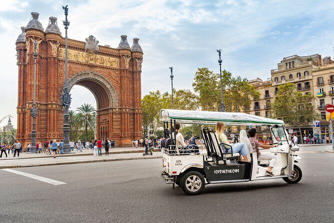 Barcelona Expert Plus Tour in Private Eco Tuk Tuk - Barcelona Expert Plus Tour in Private Eco Tuk Tuk: A Fun and Practical Way to See the City