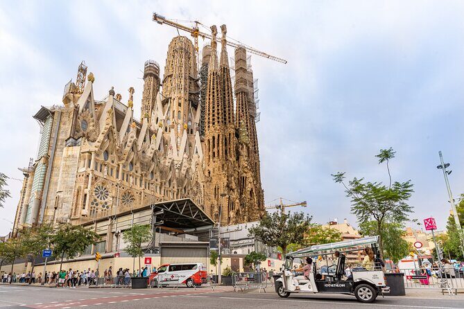 Barcelona Expert Plus Tour in Private Eco Tuk Tuk - Exploring the Details: What to Expect from the Tour