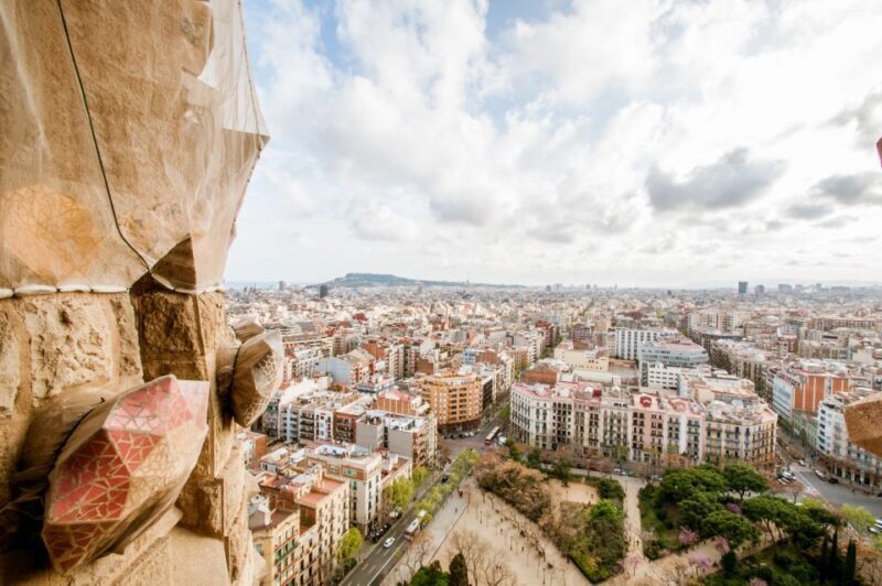 Barcelona: Fast-Track Sagrada Familia and Towers Guided Tour - Frequently Asked Questions