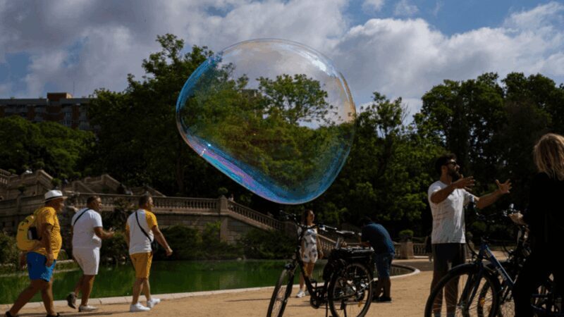 Barcelona: Gaudí Masterpieces & Hidden Gems E-Bike Tour - The Sum Up: Who Should Consider This Tour?