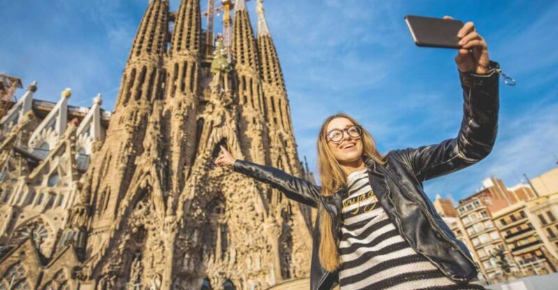 Barcelona: Gaudi Private City Tour with Sagrada Familia - Introduction: What’s in Store on the Gaudí Private City Tour?