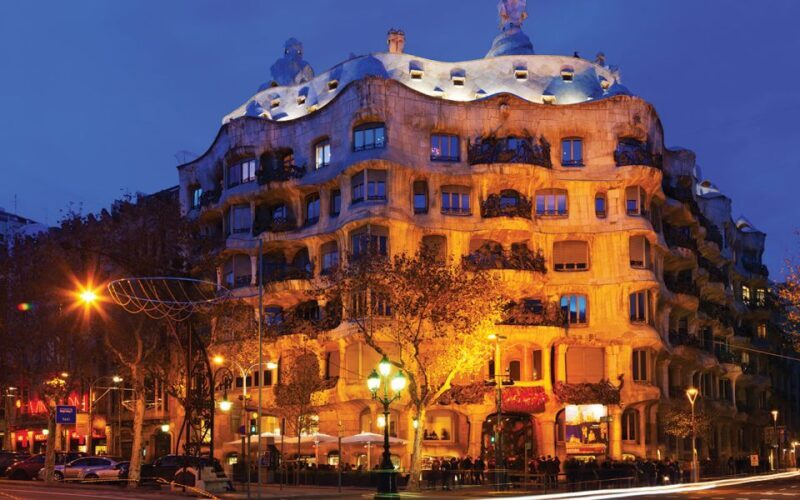 Barcelona: Gaudí Sightseeing Guided Segway Tour - The Experience: What to Expect from the Tour