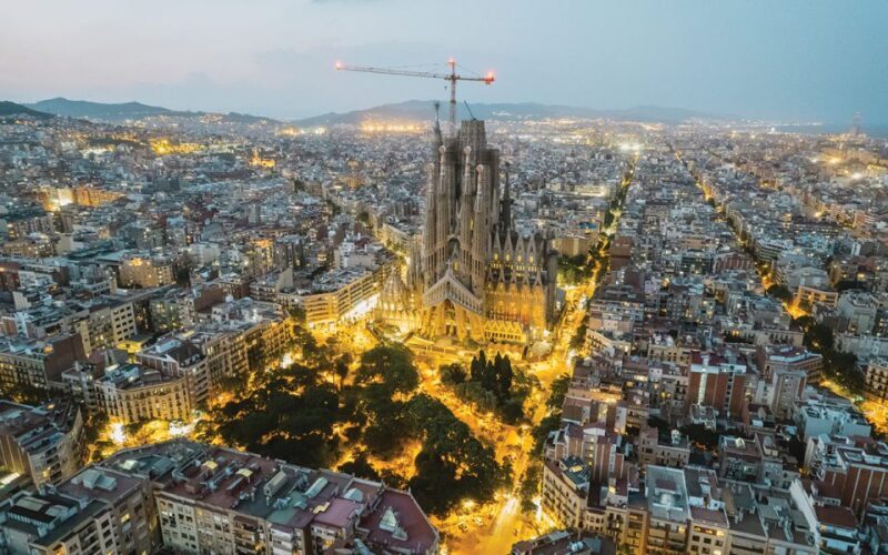 Barcelona: Gaudí Sightseeing Guided Segway Tour - Who Should Consider This Tour?