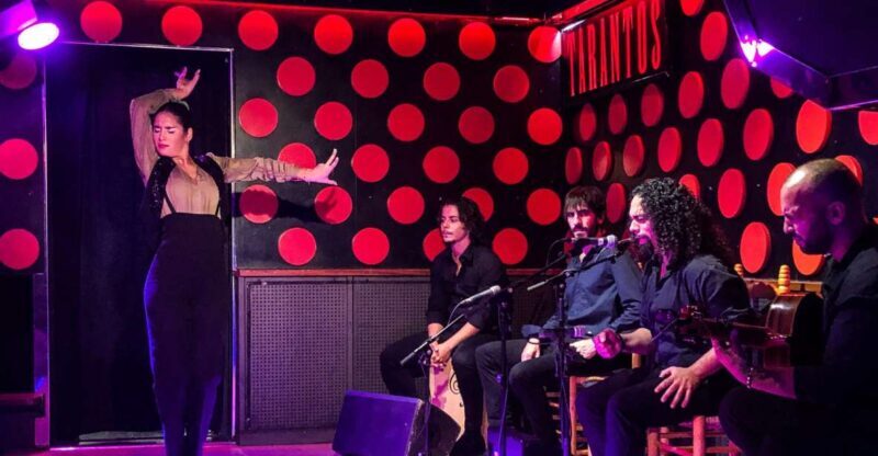 Barcelona: Gothic Quarter and Flamenco Show (Small Group) - Detailed Breakdown of the Tour