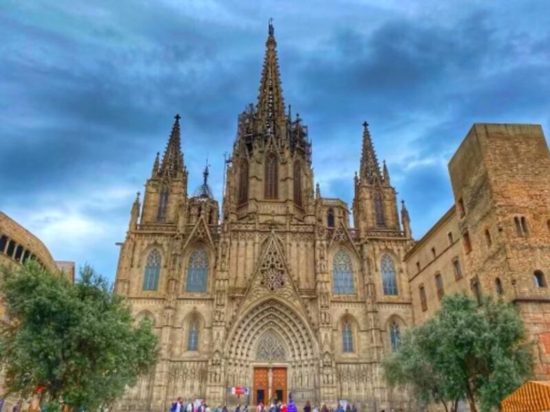 Barcelona: Gothic Quarter Group or Private Tour - FAQ
