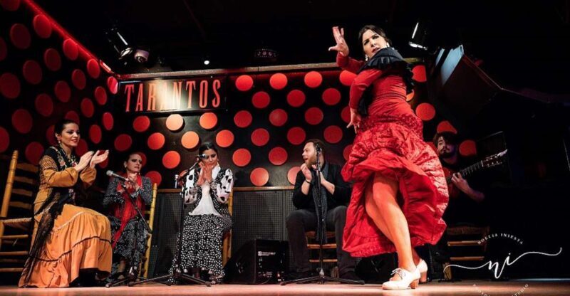 Barcelona: Gothic Quarter Guided Tour with Flamenco & Tapas - Discovering the Gothic Quarter by Night