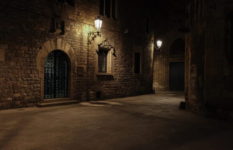 Barcelona: Gothic Quarter Night Walk Mysteries and Legends - FAQ