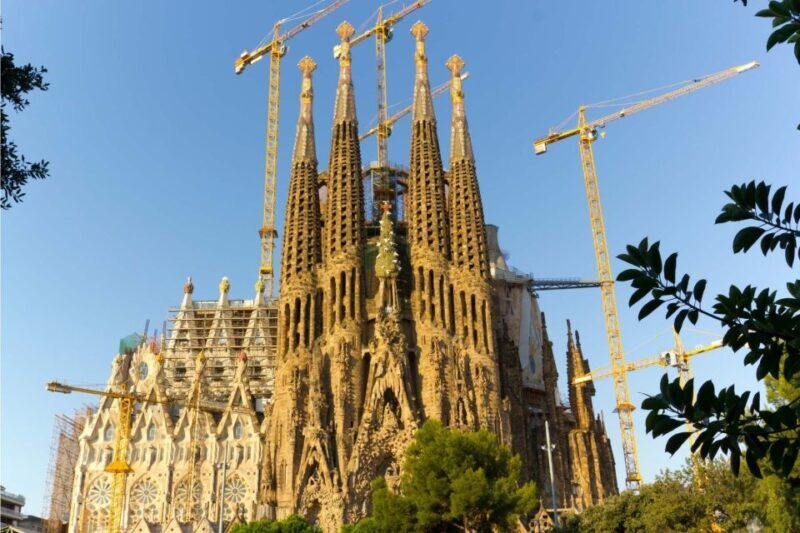Barcelona: Guided Sagrada Familia Tour & Skip-The-Line Entry - Who Should Consider This Tour?