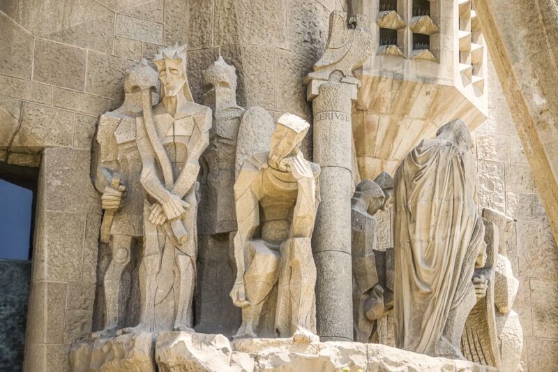 Barcelona: Guided Tour of Sagrada Familia - An In-Depth Look at Your Sagrada Familia Tour Experience