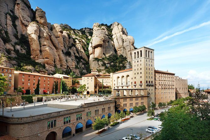 Barcelona Highlights and Montserrat with Cog-Wheel Train - The Itinerary in Detail: What You Can Expect