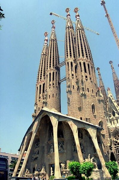 Barcelona Highlights Half Day Small Group Tour - A Deep Dive into the Experience