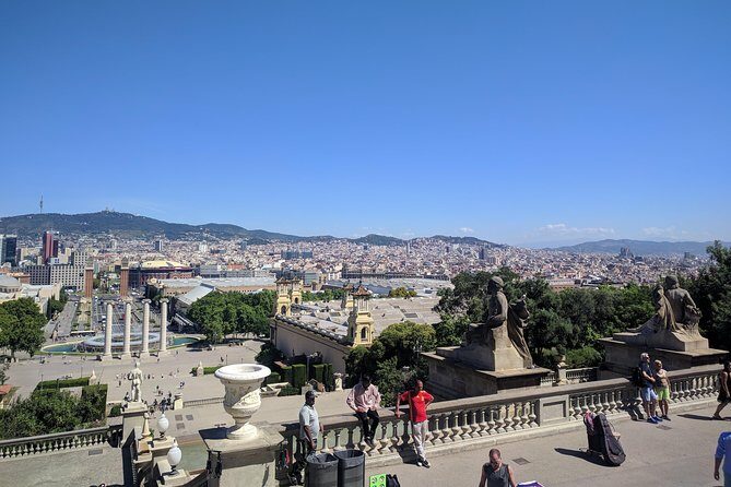 Barcelona Highlights Private Tour in a chauffeured Mercedes-Benz - Who Should Consider This Tour?