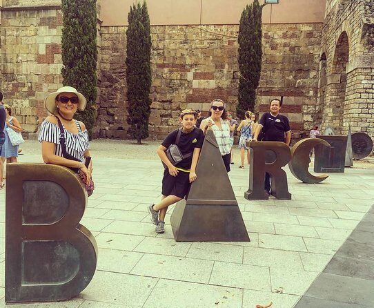 Barcelona Highlights & Secrets Private Tour with Tapa & Drink - FAQs