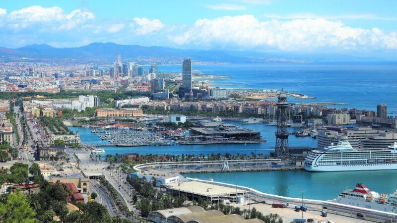 Barcelona Highlights Small Group Half-Day Tour with Pickup - Key Points