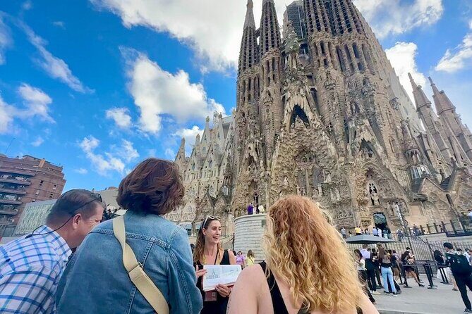 Barcelona in a Day Tour: Sagrada Familia, Park Guell and Old Town - FAQ