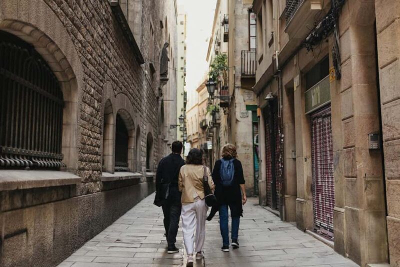 Barcelona Jewish & Gothic Tour  Summer Deal Now On - Key Points