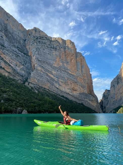 Barcelona: Kayak rental in the Mont-rebei gorge - The Experience in Detail: From Embarkation to Return