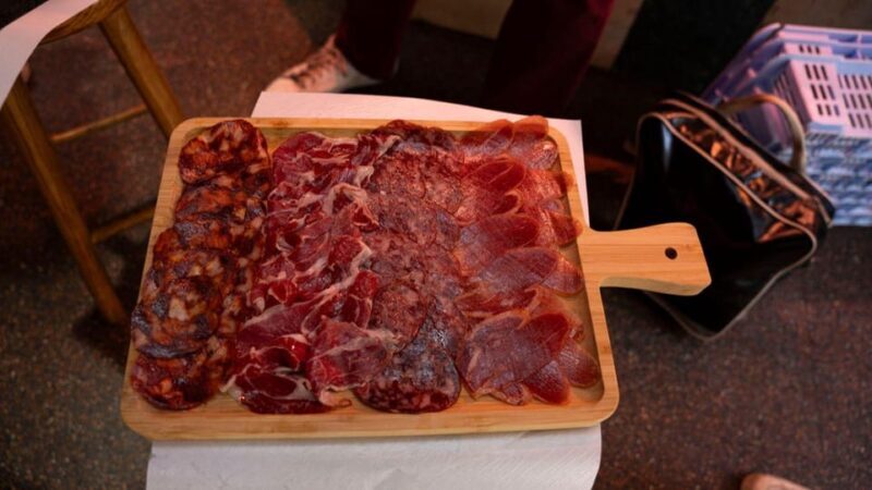 Barcelona: Old Markets with Tasting Tapas E-bike Tour - Full Breakdown of the Itinerary
