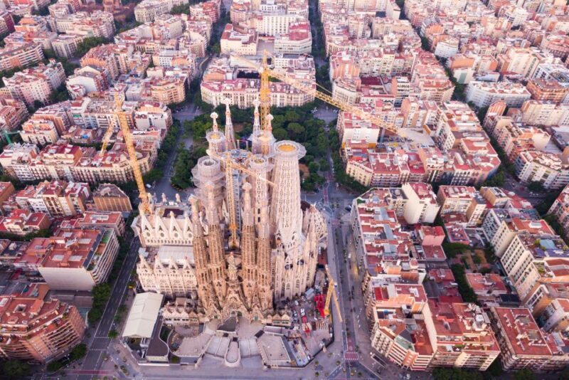 Barcelona Old Town and Top Attractions Private Car Tour - FAQ