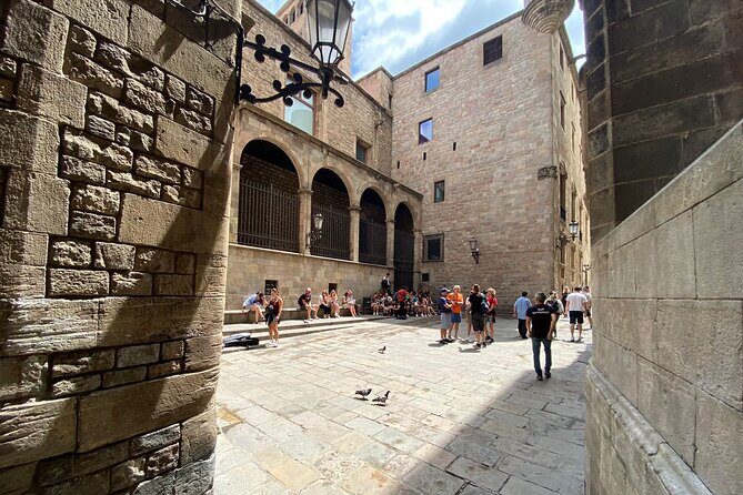 Barcelona Old Town Tour With Optional Flamenco Show - Discovering Barcelonas Old Town: A Walk Through History and Culture