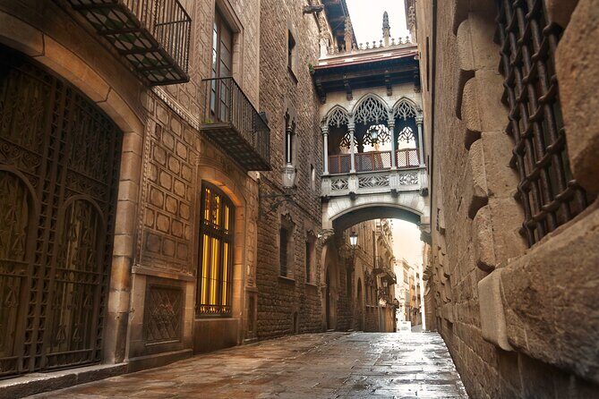 Barcelona Old Town Walking Tour & Optional Casa Battlo Ticket - Why This Tour Works Well