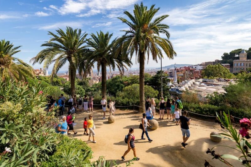 Barcelona: Park Guell Guided Tour with Skip-the-Line Entry - A Close Look at the Tour Experience