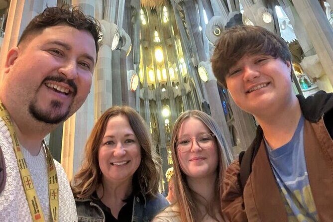 Barcelona Premium: Gothic, Montjuic, Sagrada Familia & Park Güell - FAQ