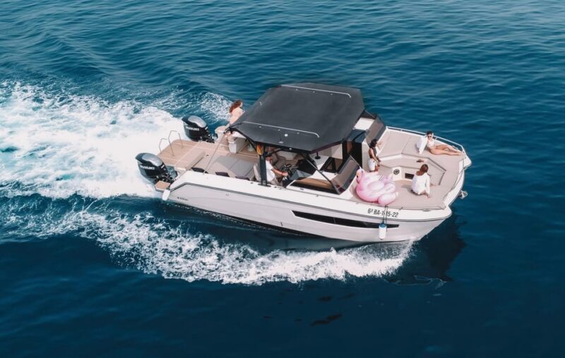 Barcelona: Private Catamaran, experience at sea - Barcelona: Private Catamaran, Experience at Sea